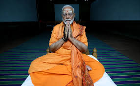 PM Modi Meditates as Shah Leads Varanasi Campaign