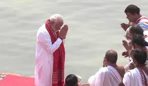 PM Modi Prays at Dashashwamedh Ghat Before Filing Nomination